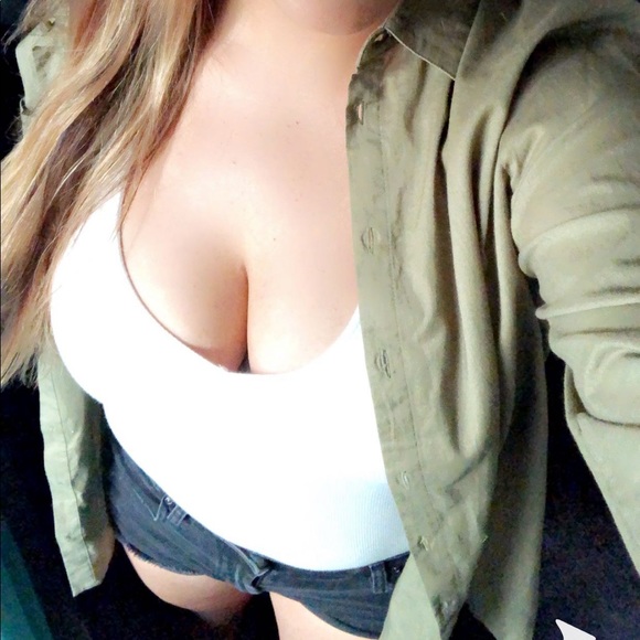 Forever 21 long sleeve button up loose fit shirt - Picture 1 of 3